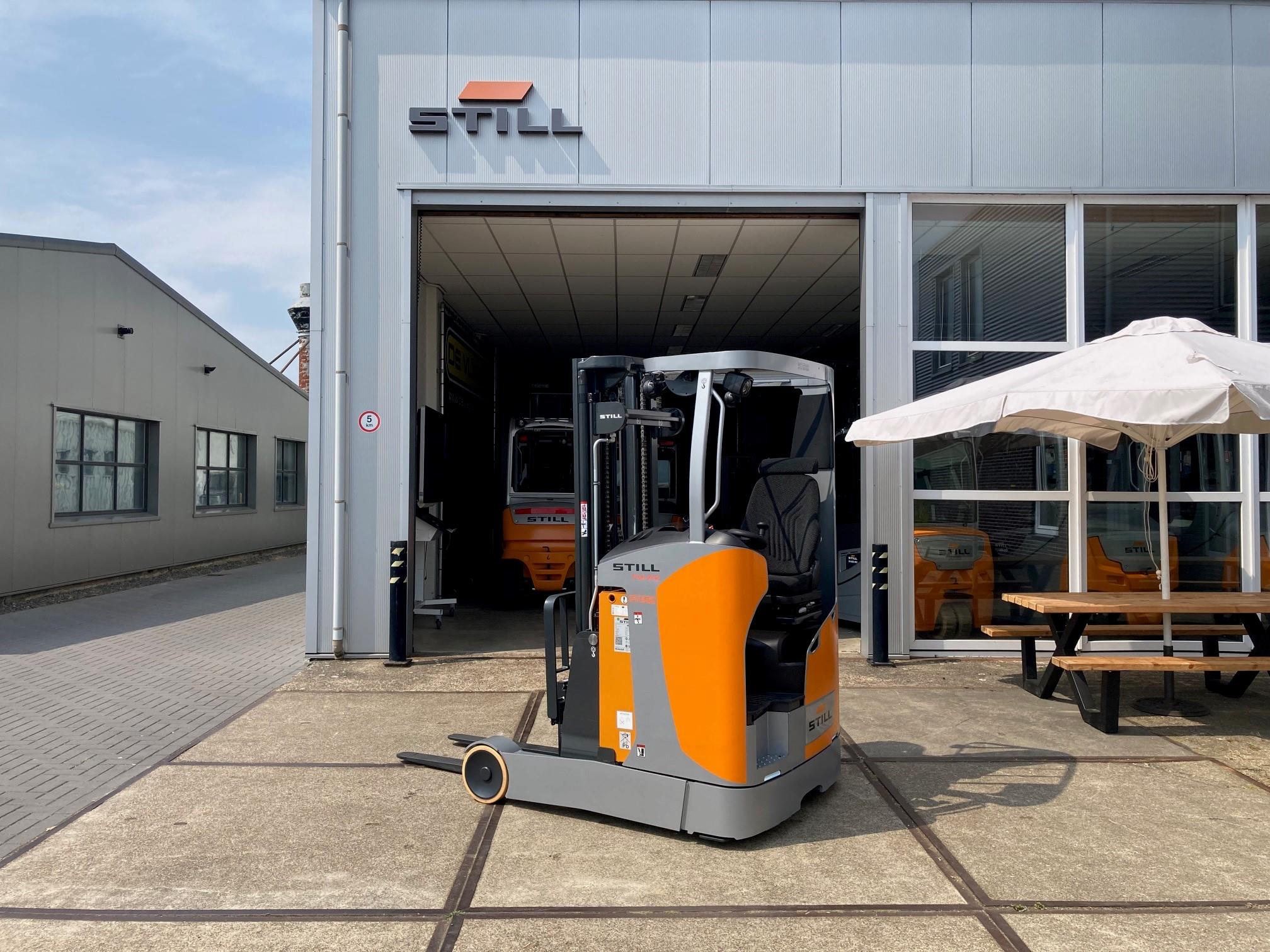 Klein Duimpje en de reus (2x STILL FM-X)